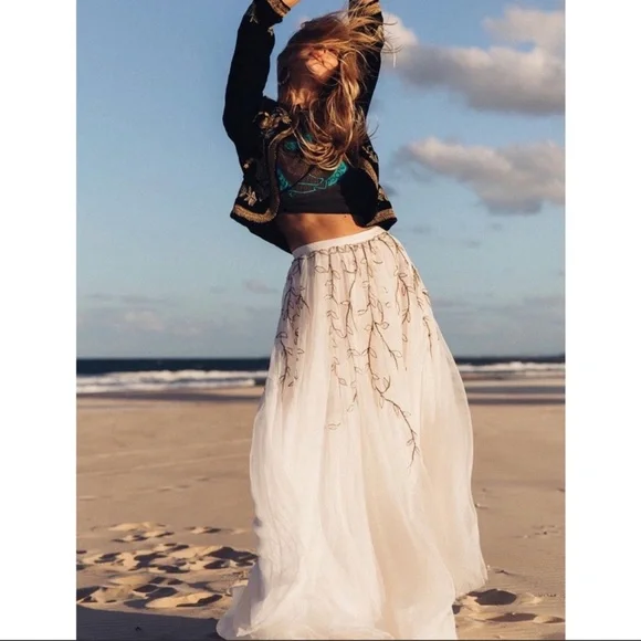 Chasing Unicorns Moonlight Mile White Tulle Skirt Medium - Picture 9 of 10